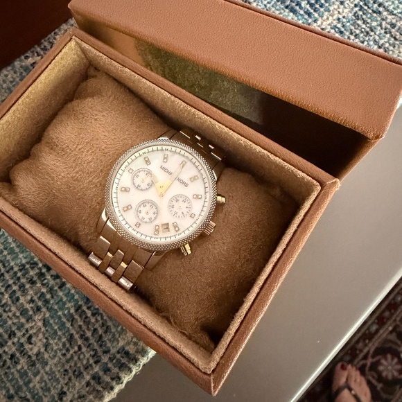 Beautiful watch - Picture 4 of 4